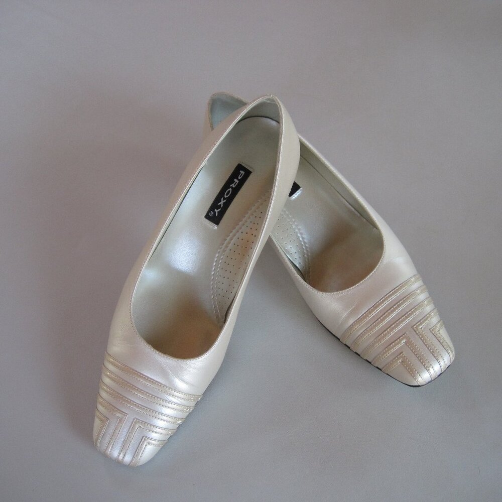 Vintage 1990s PROXY beige - fluor Sela taupe low heel pumps size 9 W